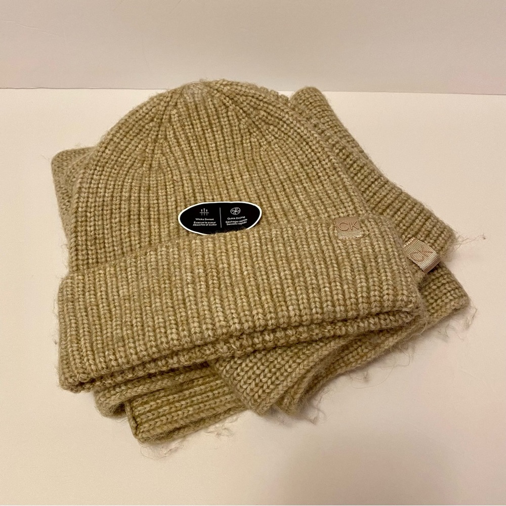 NWOT Calvin Klein Hat and Infinity Scarf Set